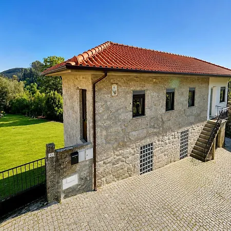 Holiday home Avec Terrasse Et Cheminee Anisso